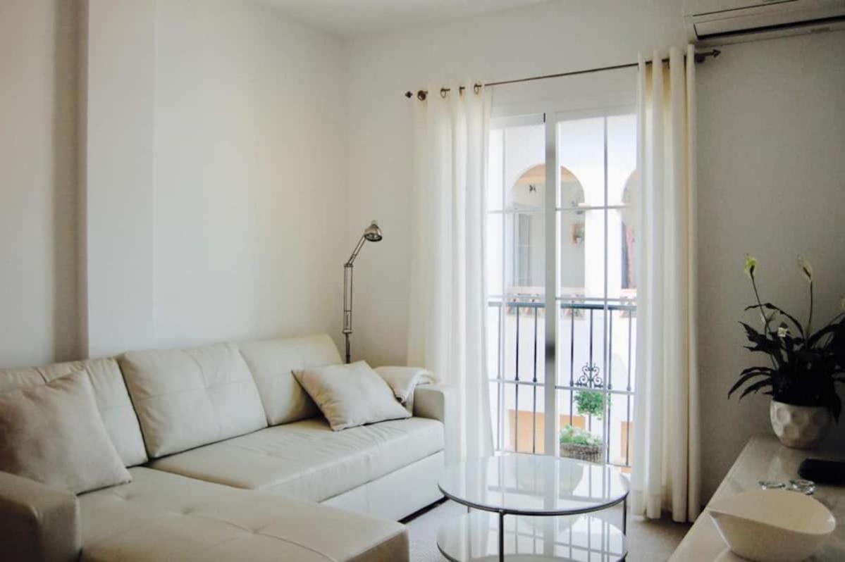 Fantastic 1 Bedroom Apartment In The Centre Of Nerja Extérieur photo